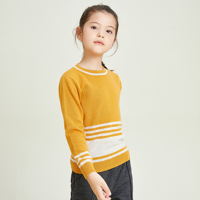 Long-sleeved Round Neck Decorated Knit Girl's Pullover