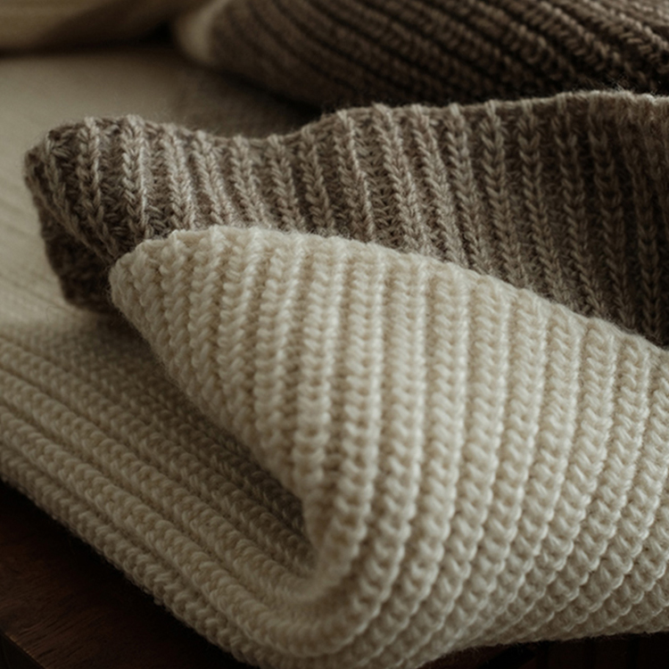 Custom Wool Blend Thick Grey White Beads Cable Knitted Throw Blanket