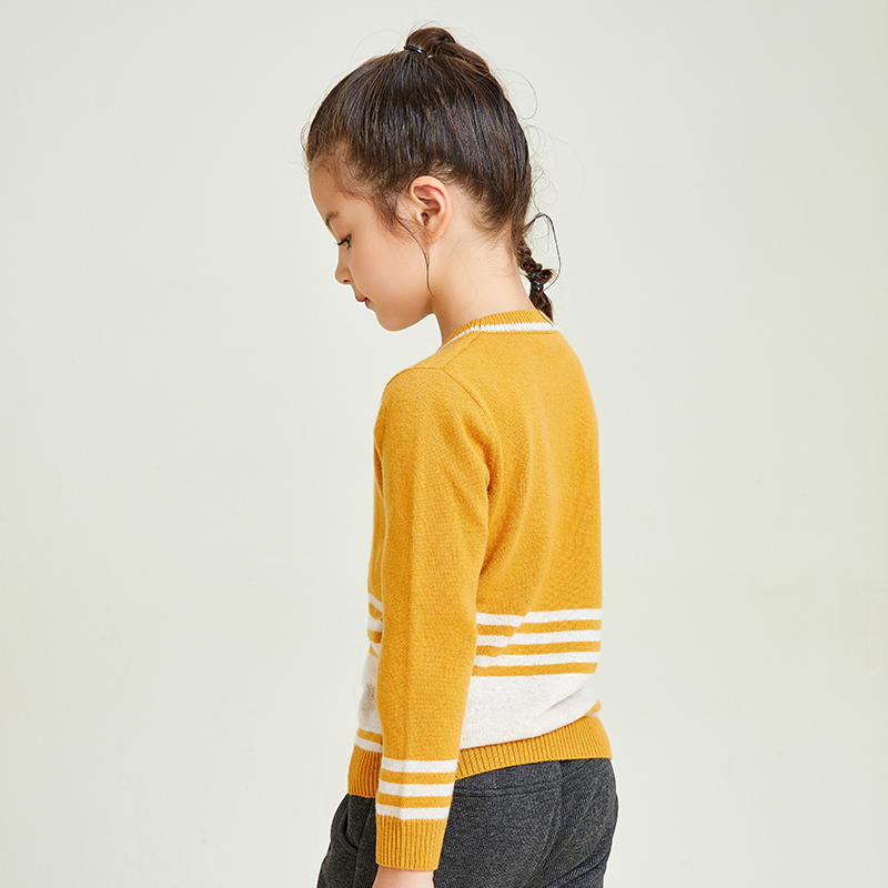 Long-sleeved Round Neck Decorated Knit Girl's Pullover